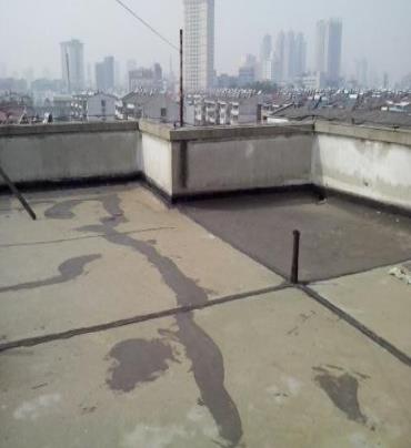 镜湖漏水维修 楼顶漏水是什么原因，楼顶漏水维修方法是什么?